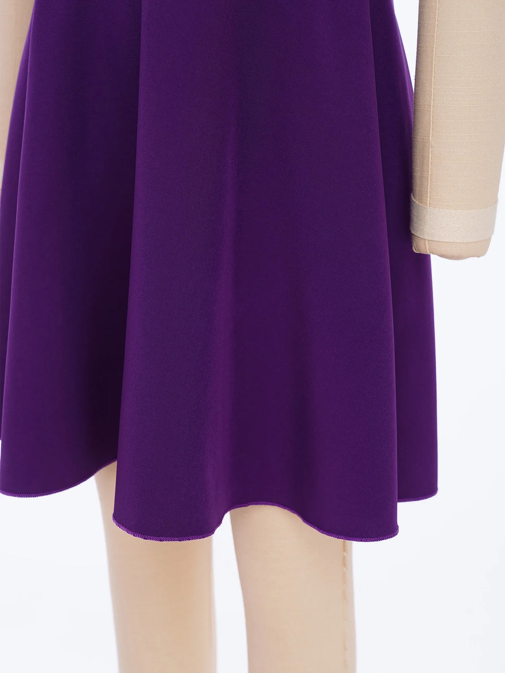 Enchanted Medieval Princess Dress: Royalty, Contrast, and Sparkle for the Perfect Cosplay